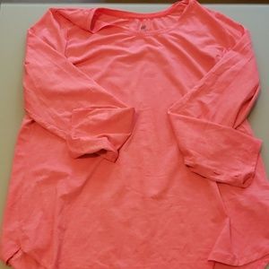 Long sleeve athletic shirt